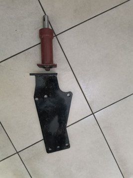 Кронштейн насоса дозатора ЮМЗ большая кабина 14мм 485898644юмзбк фото